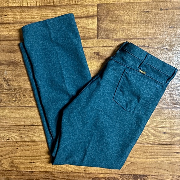 Wrangler ~ Vintage ~ USA ~ Blue ~ Men’s 40/32 ~Bell Bottom / Western Pants